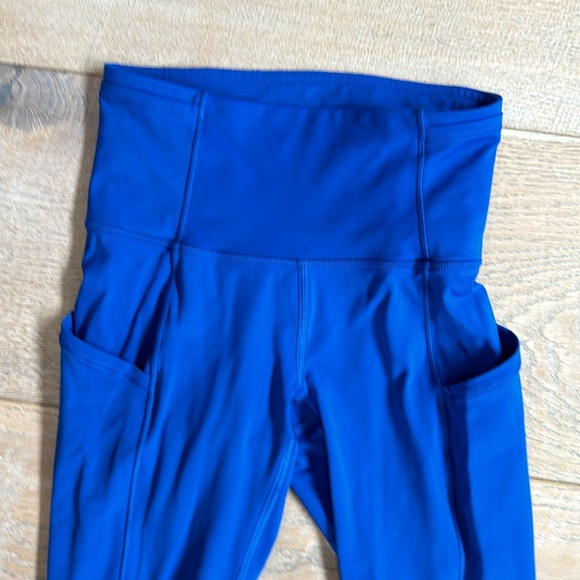 EUC lululemon leggings with pockets size 2 electric blue. Excellent, like new! - Picture 2 of 6